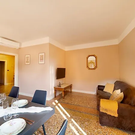 Volto Santo - Sacred - Piazza Maggiore Apartmán Boloňa