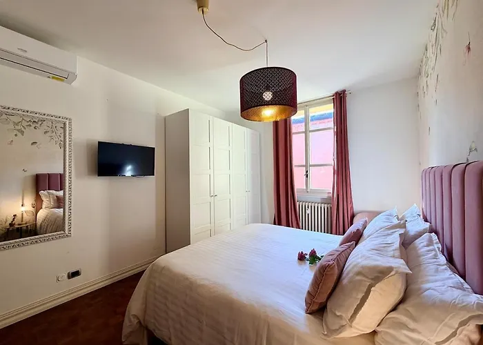 Volto Santo - Sacred Apartamento Bolonia